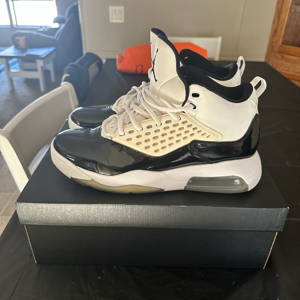 Air Jordan Maxin 200 Size 12 - Picture 2 of 5